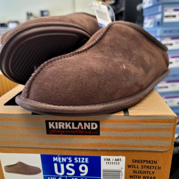 Kirkland Signature Men's Shearling Clog Slipper - Picture 4 of 4